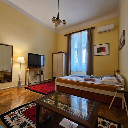 Cricket Park Hostel Belgrad Dış mekan fotoğraf
