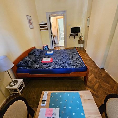 Cricket Park Hostel Belgrad Dış mekan fotoğraf