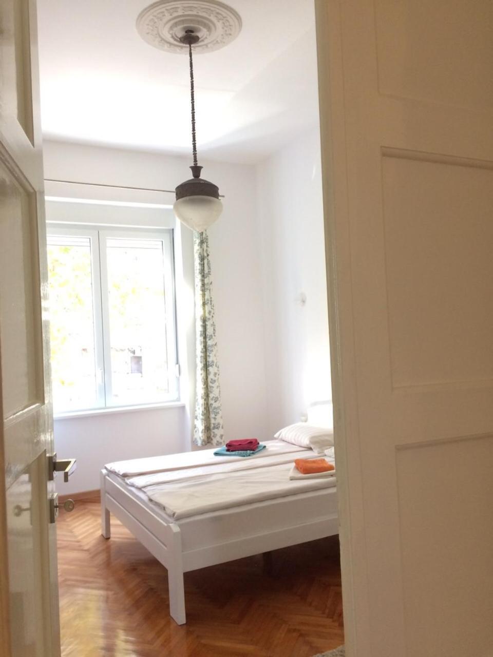 Cricket Park Hostel Belgrad Dış mekan fotoğraf