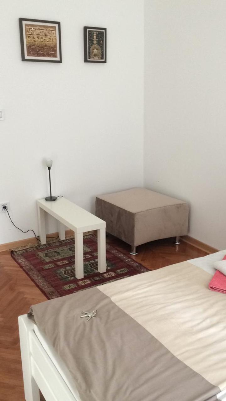 Cricket Park Hostel Belgrad Dış mekan fotoğraf