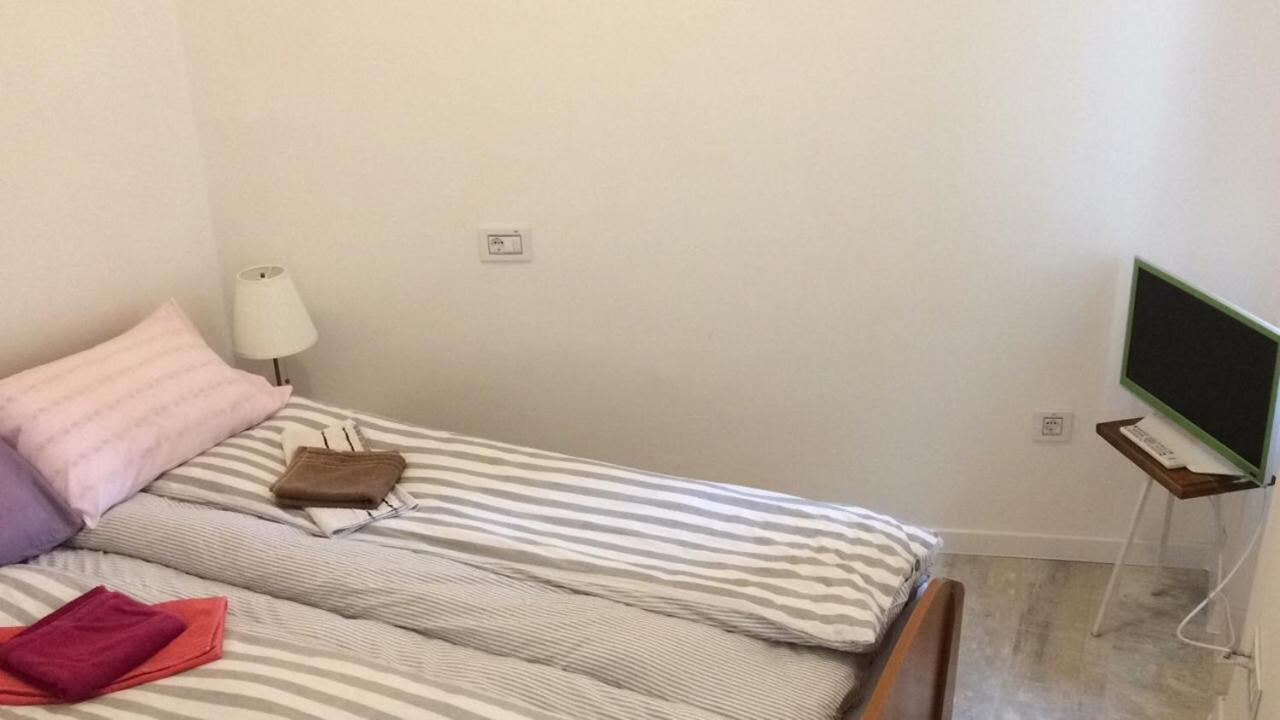 Cricket Park Hostel Belgrad Dış mekan fotoğraf