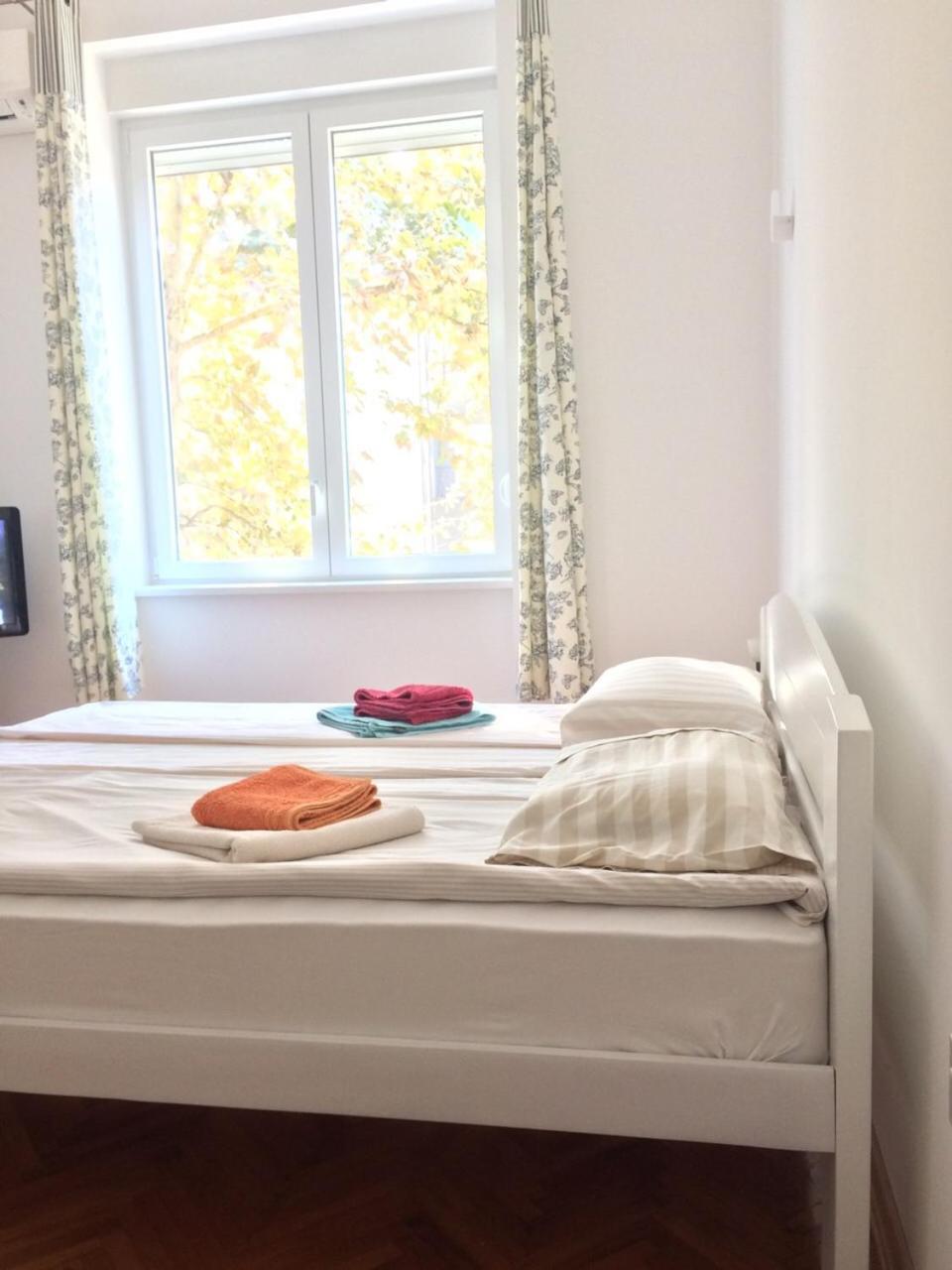 Cricket Park Hostel Belgrad Dış mekan fotoğraf